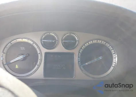 2010 Cadillac Escalade Esv Luxury z USA, uszkodzony, nr VIN 1GYUKHEF3AR224524